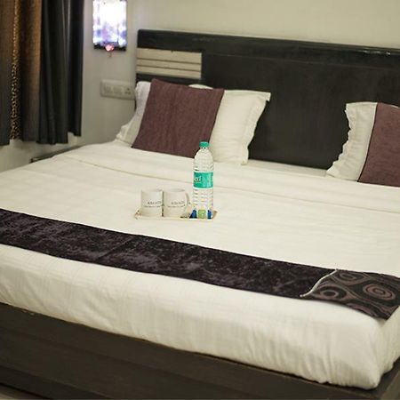 Aura Suites Gurgaon Exteriör bild