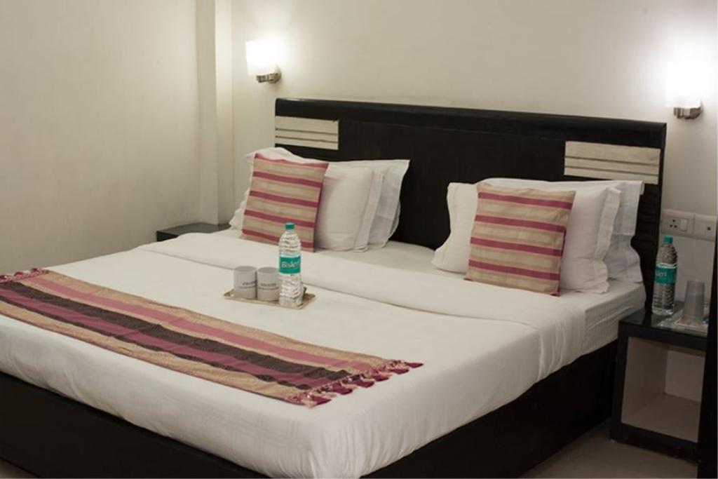 Aura Suites Gurgaon Exteriör bild