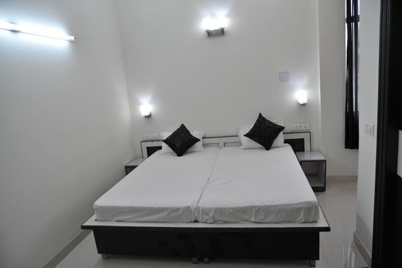 Aura Suites Gurgaon Exteriör bild